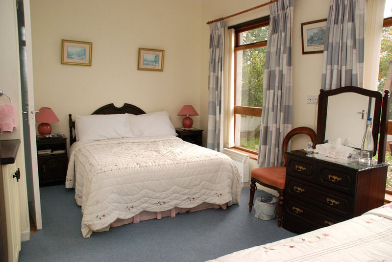The Bungalow Farmhouse Clomantagh Eksteriør billede